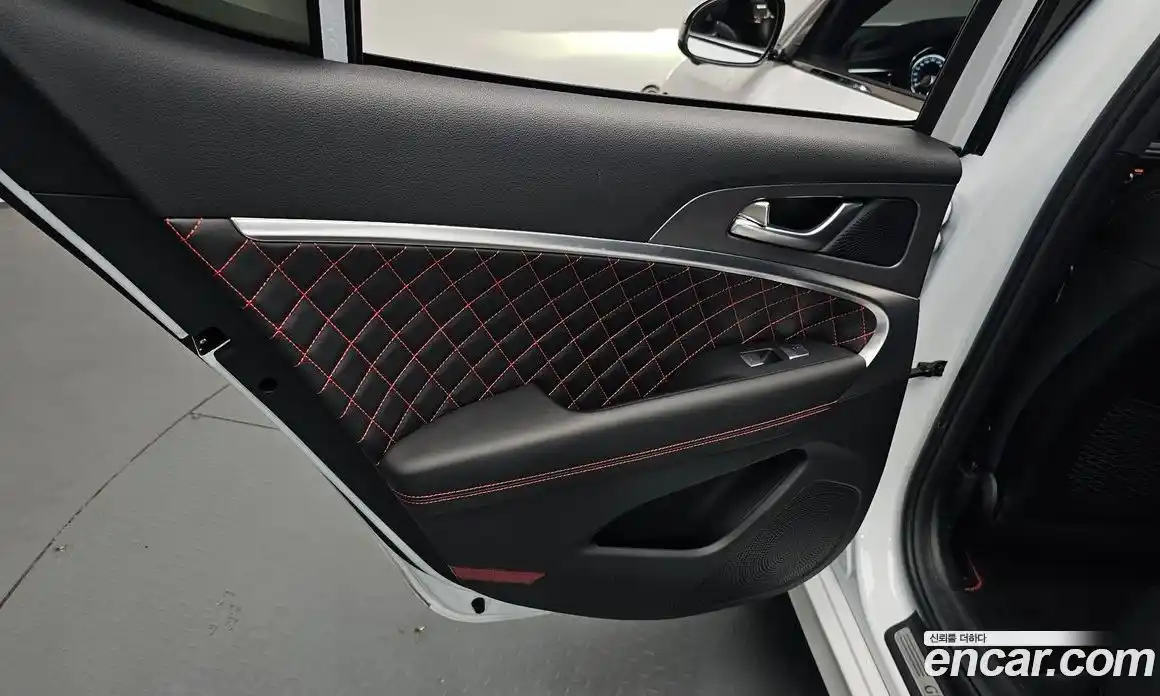Genesis G70 2025 3.3 гидро, фото 14