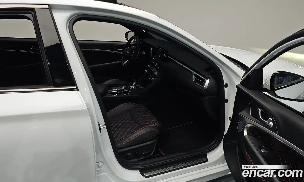 Genesis G70 2025 3.3 гидро, фото 15
