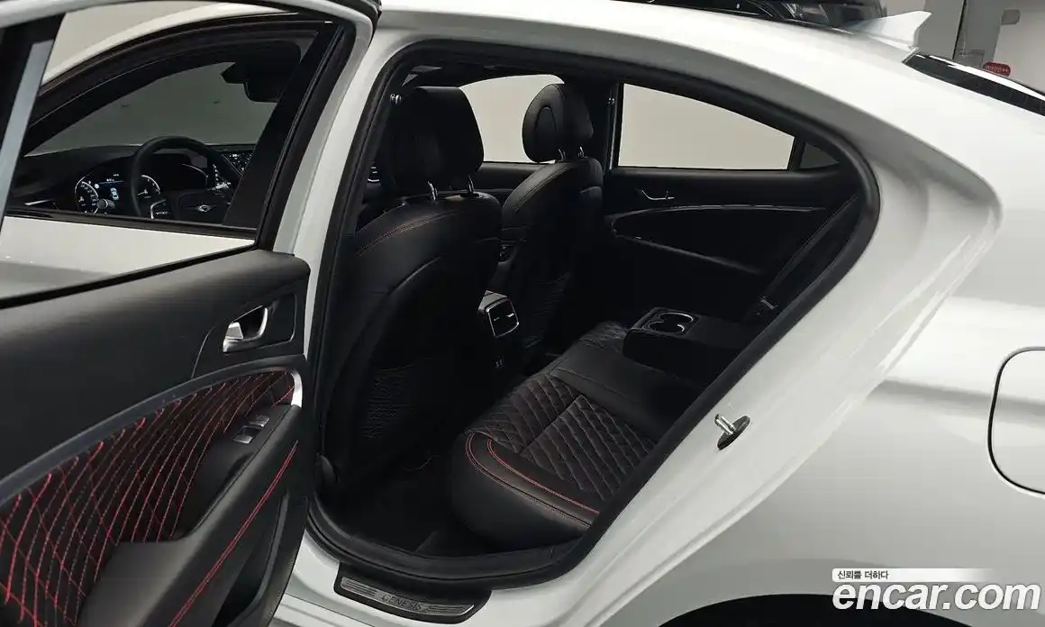 Genesis G70 2025 3.3 гидро, фото 16