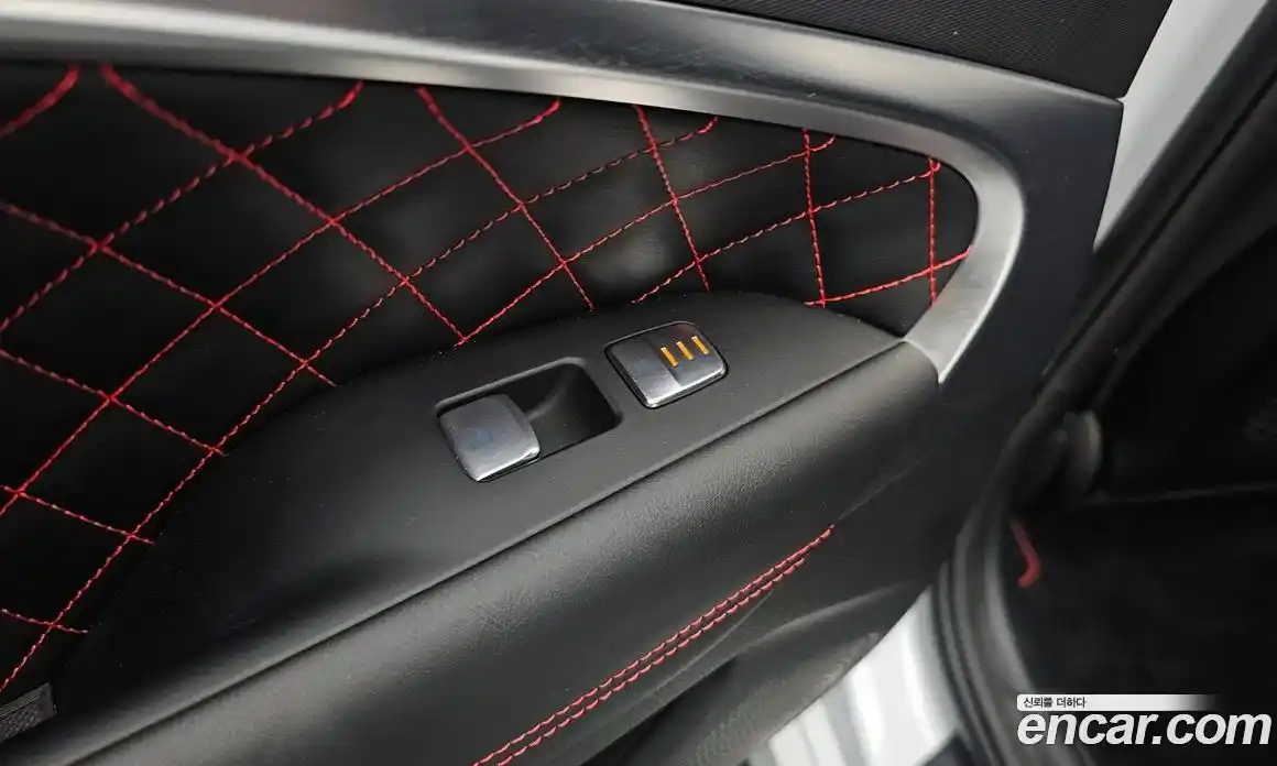 Genesis G70 2025 3.3 гидро, фото 24