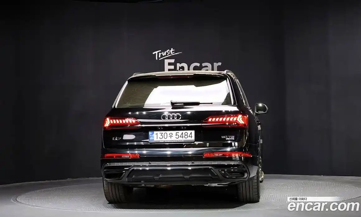 Audi Q7 2023 3.0 гидро, фото 4