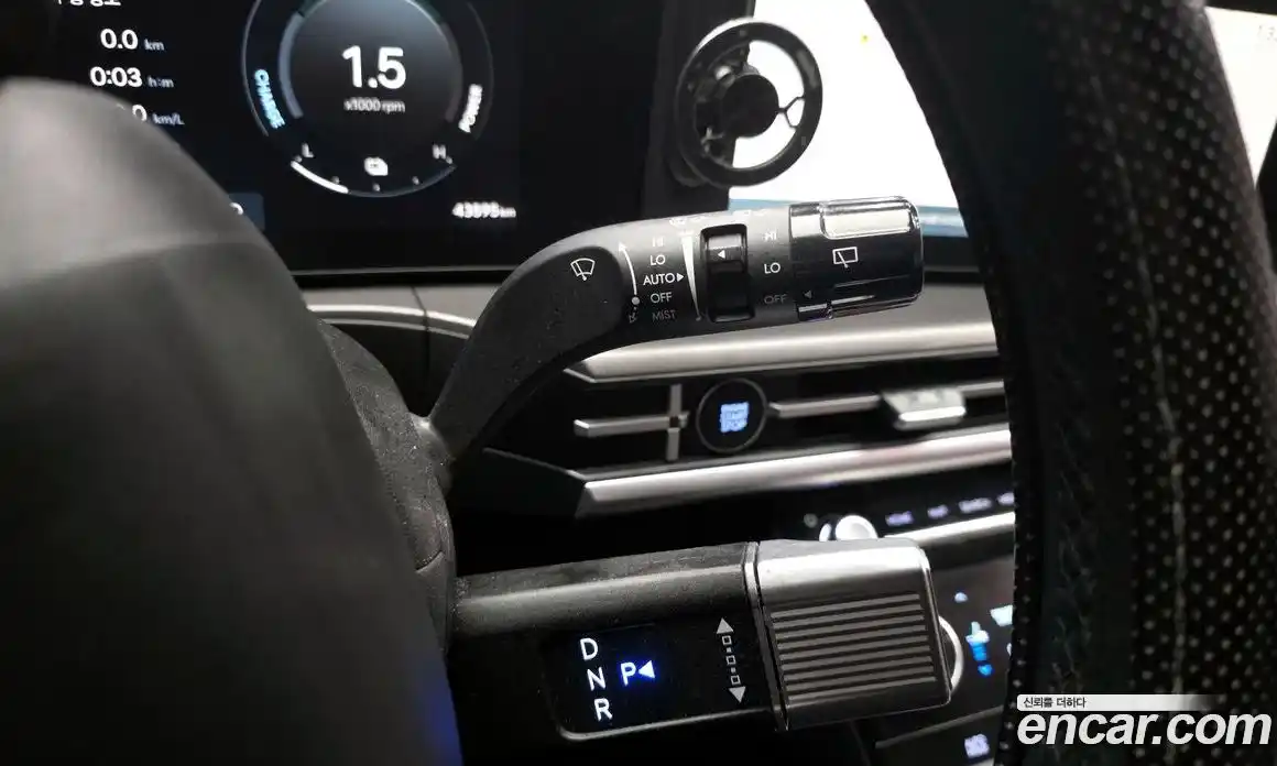 Hyundai Santa Fe 2024 1.6 автомат (гидро), фото 9
