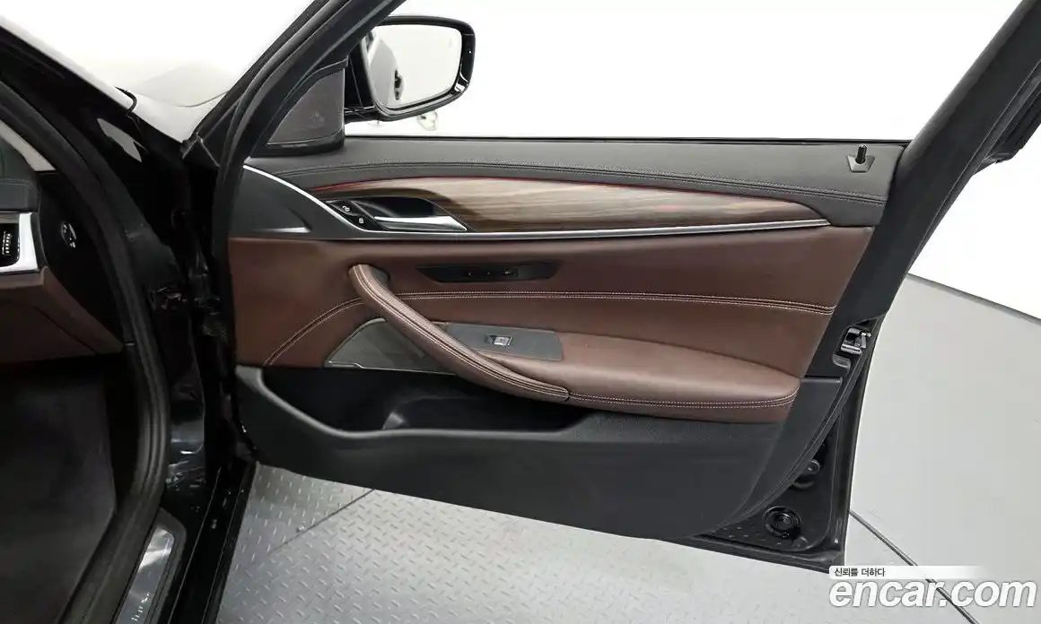 BMW 5 серия 2022 2.0 автомат (гидро), фото 14