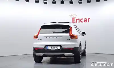 Volvo XC40 2021 2.0 автомат (гидро), миниатюра 4