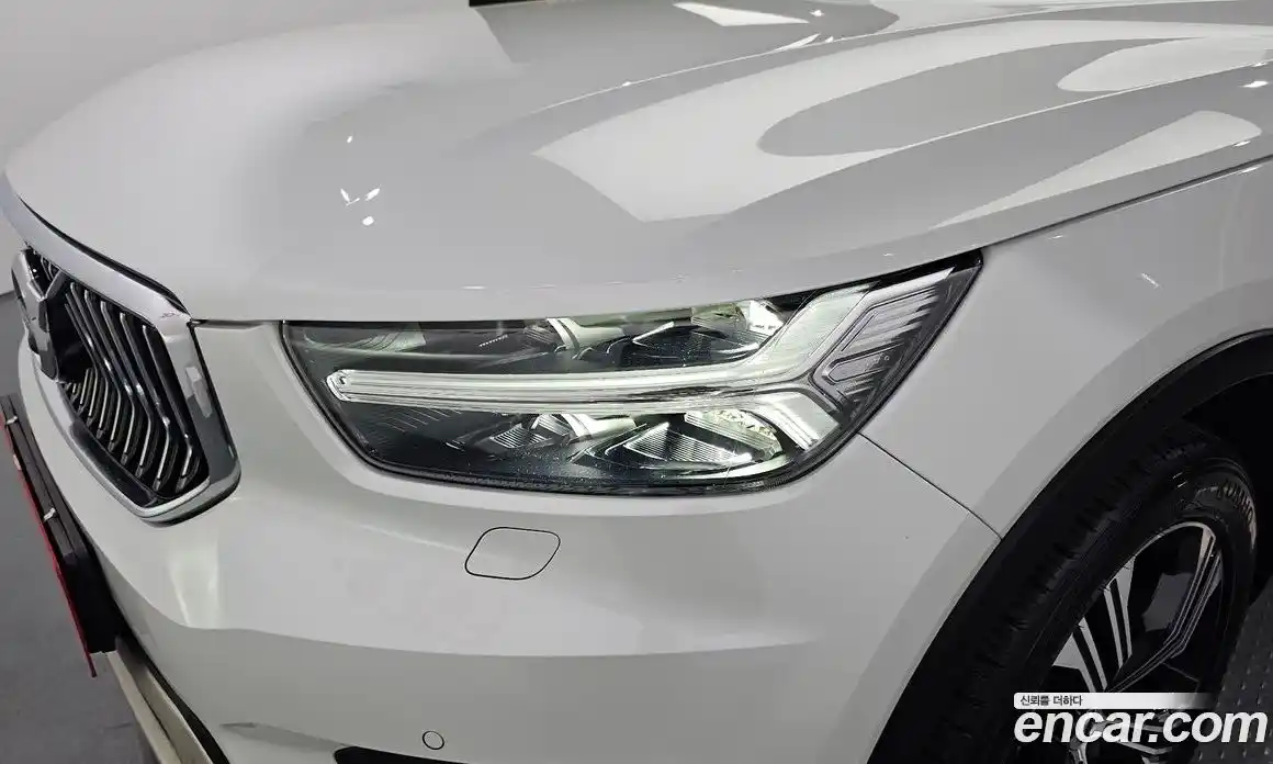 Volvo XC40 2021 2.0 автомат (гидро), фото 8
