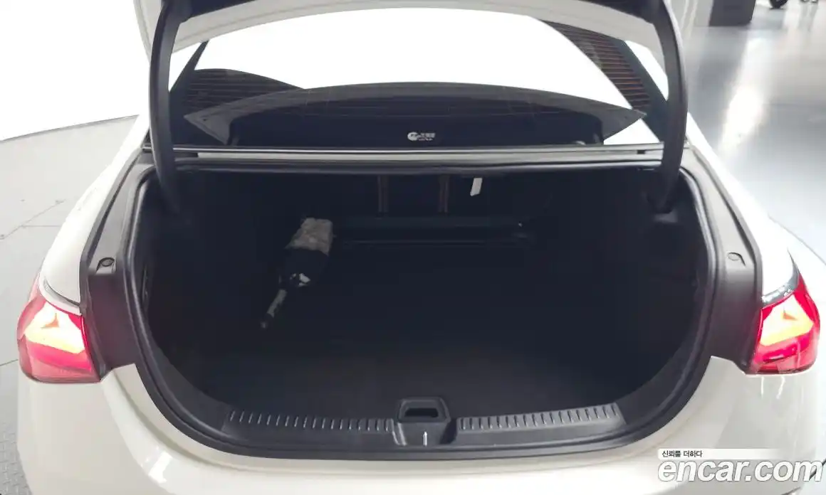 Mercedes-Benz E-Class 2024 2.0 гидро, фото 25