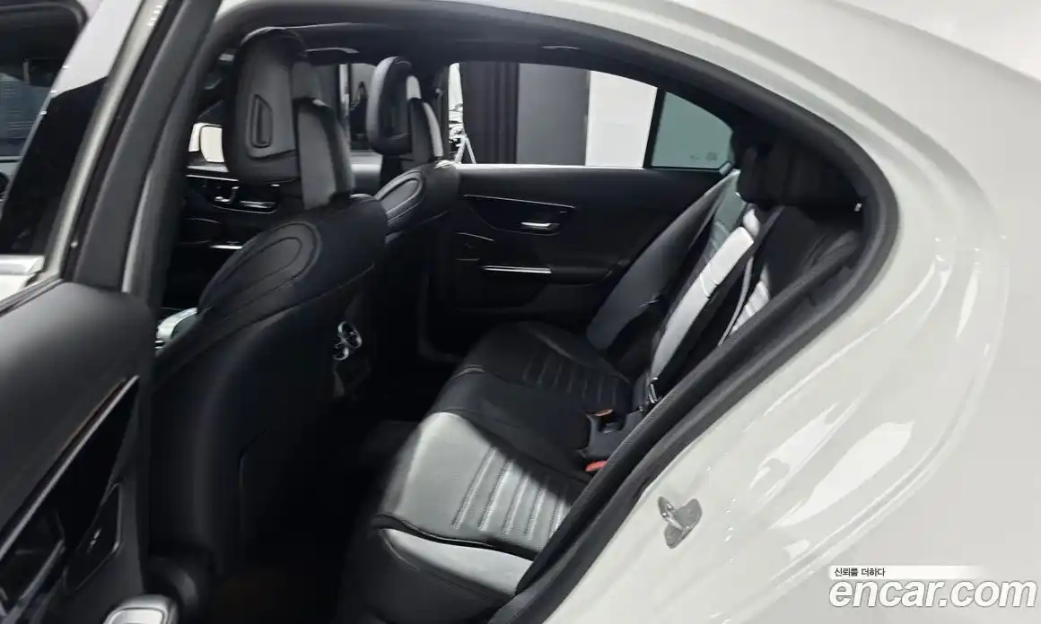 Mercedes-Benz C-Class 2024 2.0 гидро, фото 17