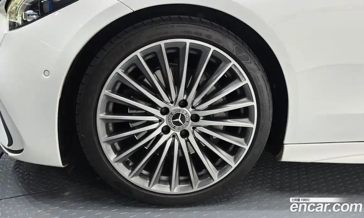 Mercedes-Benz C-Class 2024 2.0 гидро, фото 4