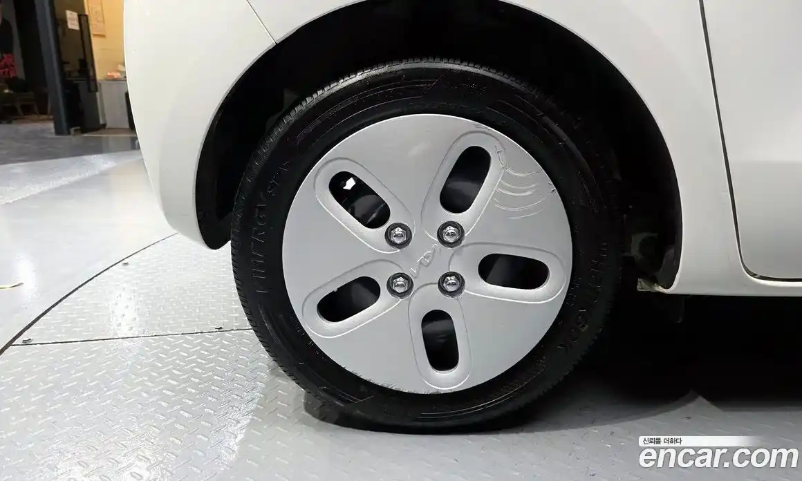 Kia Ray 2023 1.0 гидро, фото 30