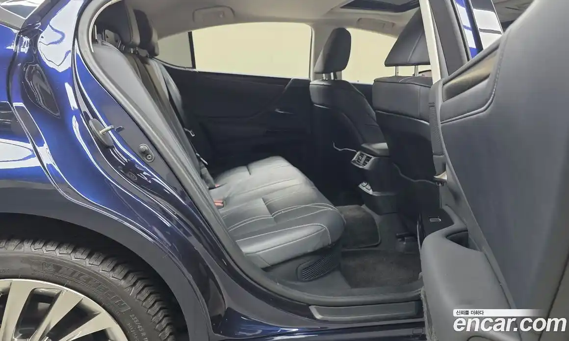 Lexus ES 2023 2.5 гидро, фото 12