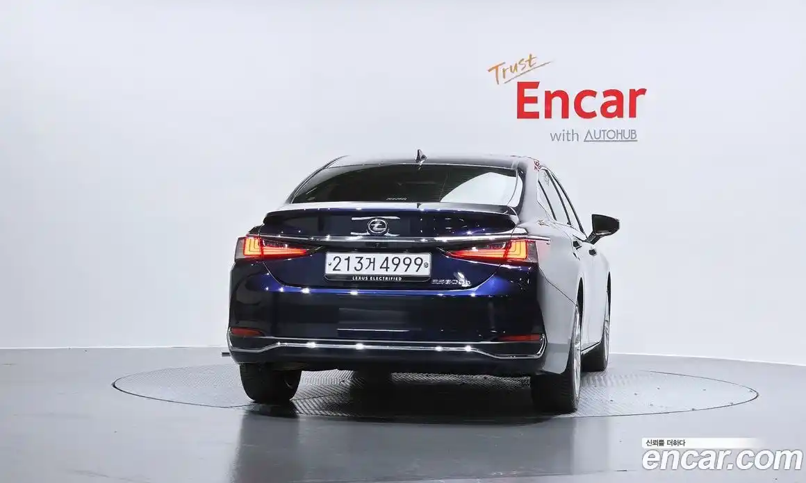 Lexus ES 2023 2.5 гидро, фото 4