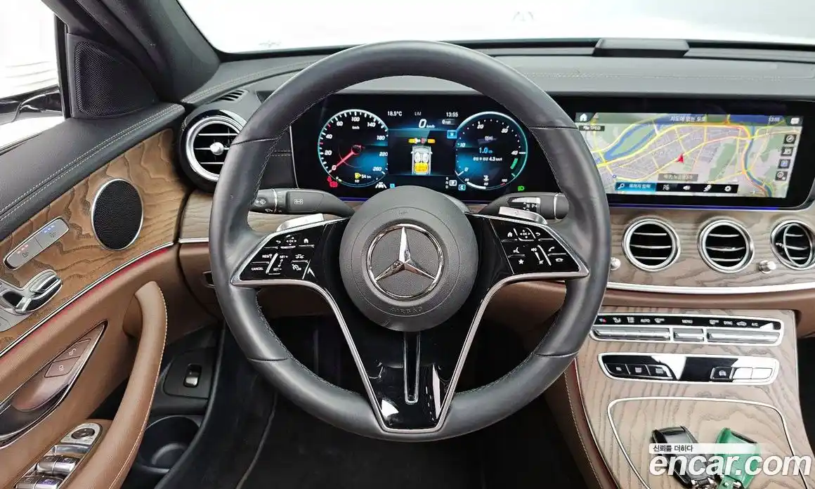 Mercedes-Benz E-Class 2023 2.0 гидро, фото 19