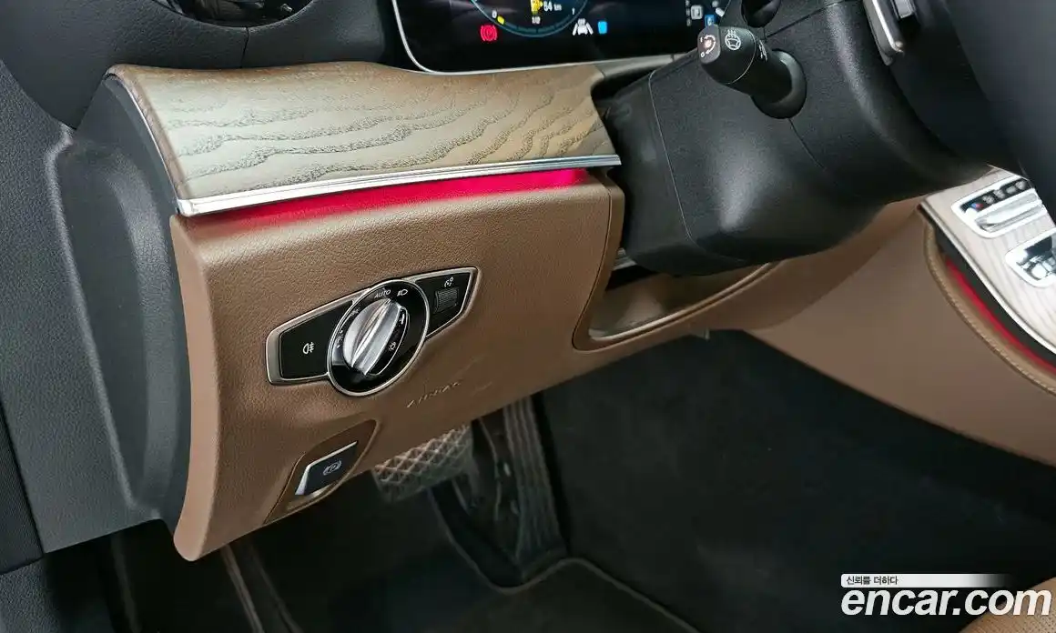 Mercedes-Benz E-Class 2023 2.0 гидро, фото 26