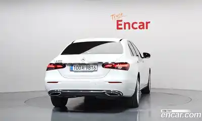 Mercedes-Benz E-Class 2023 2.0 гидро, миниатюра 4
