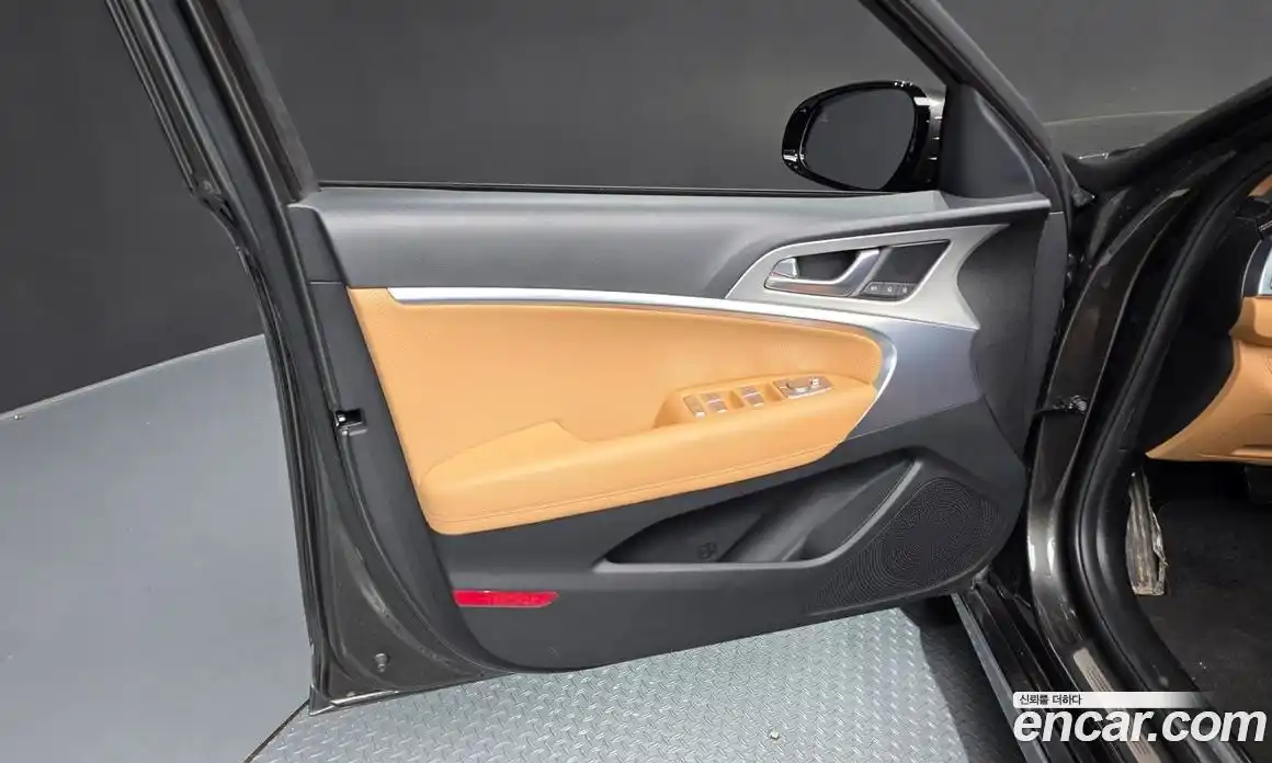 Genesis G70 2023 2.5 автомат (гидро), фото 14