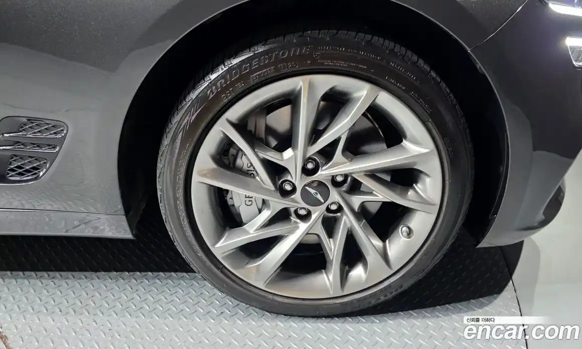 Genesis G70 2023 2.5 автомат (гидро), фото 7