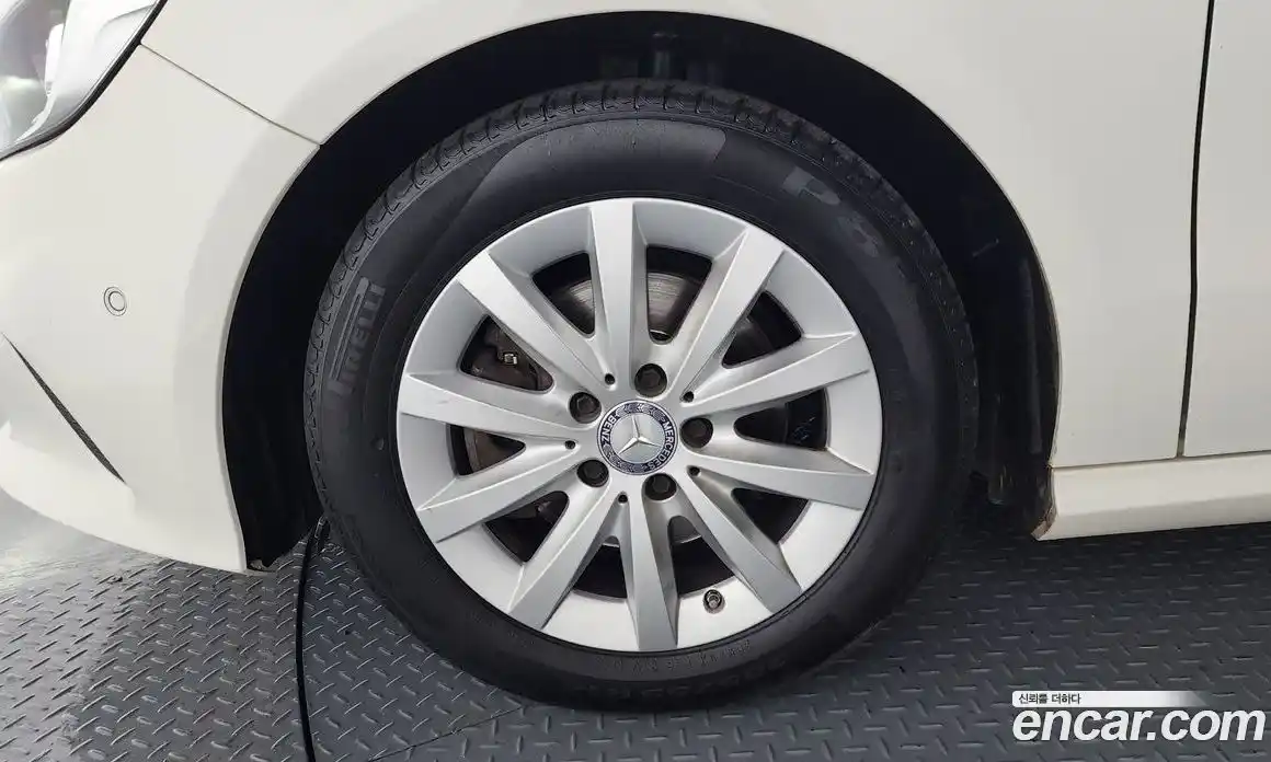 Mercedes-Benz A-Class 2016 1.6 гидро, фото 5