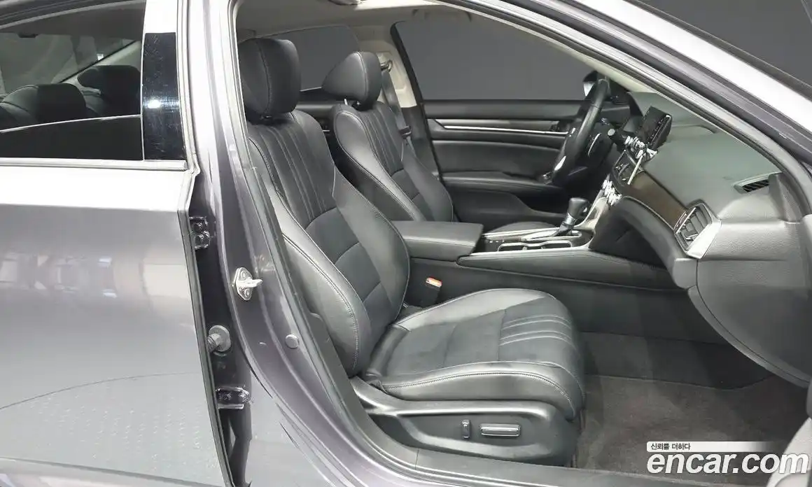 Honda Accord 2019 1.5 автомат (гидро), фото 11