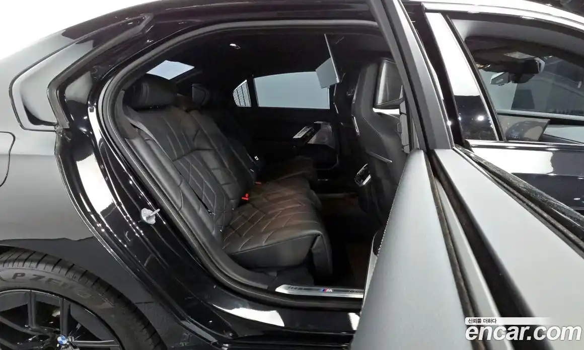 BMW 7-Series 2023 3.0 гидро, фото 17