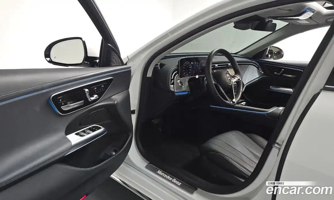 Mercedes-Benz E-Class 2024 2.0 гидро, фото 12