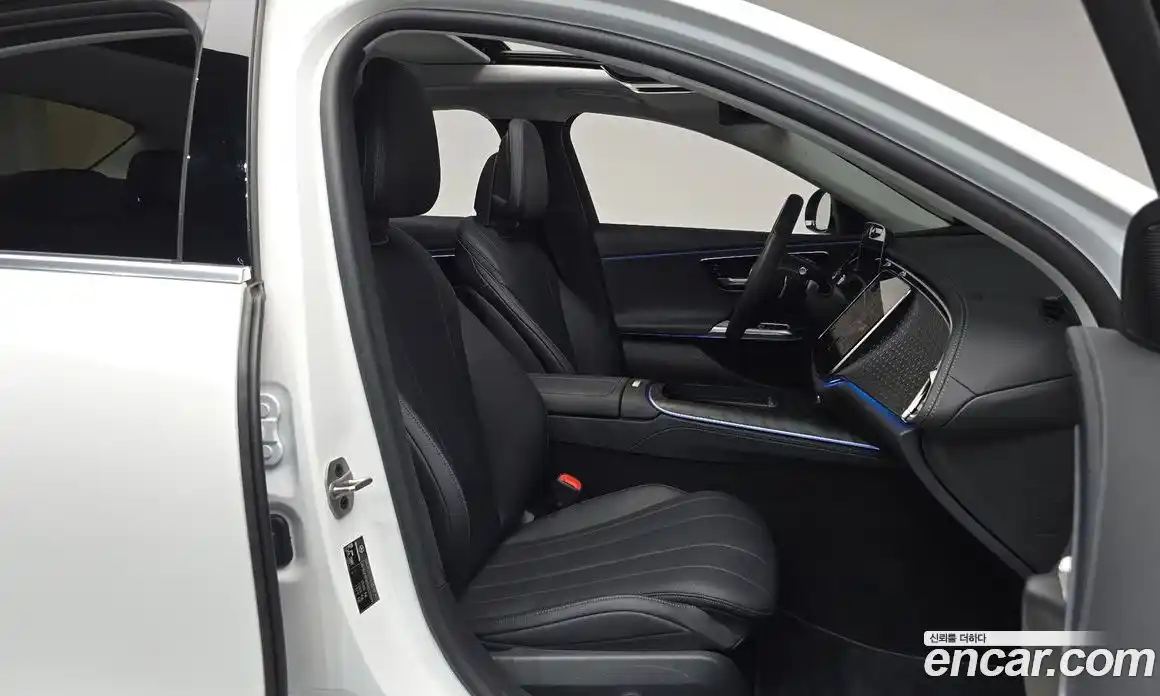 Mercedes-Benz E-Class 2024 2.0 гидро, фото 16