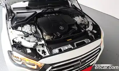 Mercedes-Benz E-Class 2024 2.0 гидро, миниатюра 5