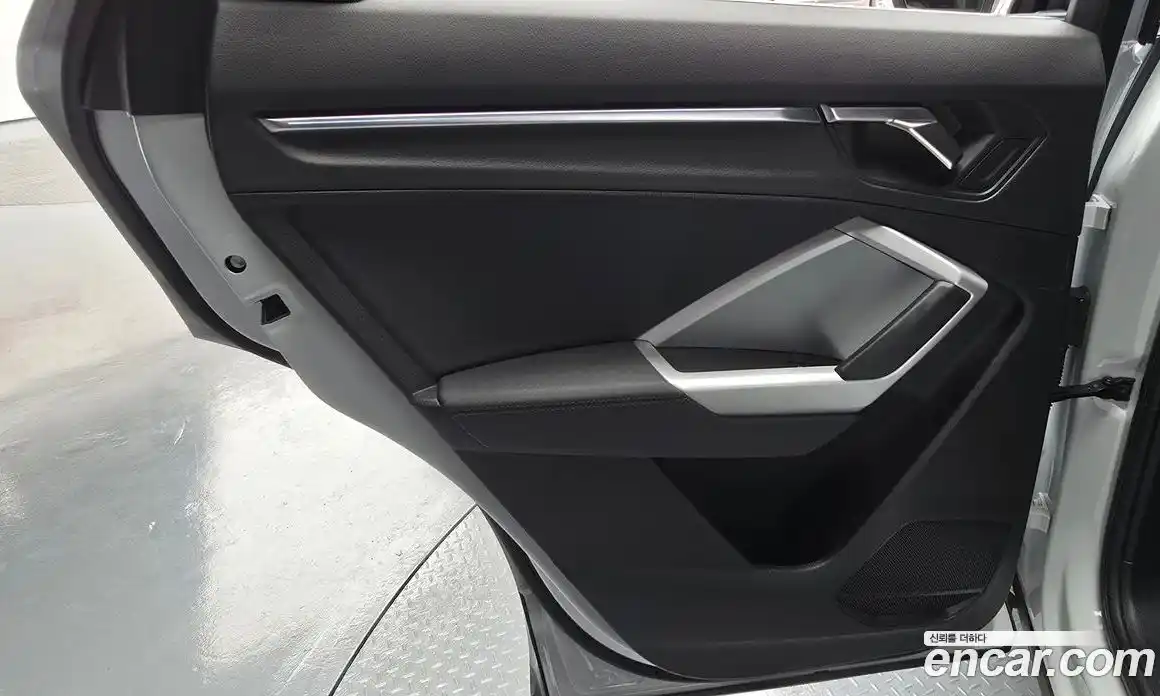 Audi Q3 2023 2.0 гидро, фото 15