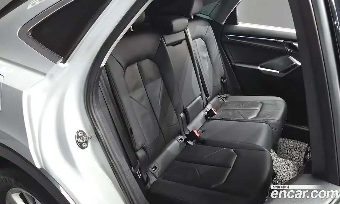 Audi Q3 2023 2.0 гидро, фото 18