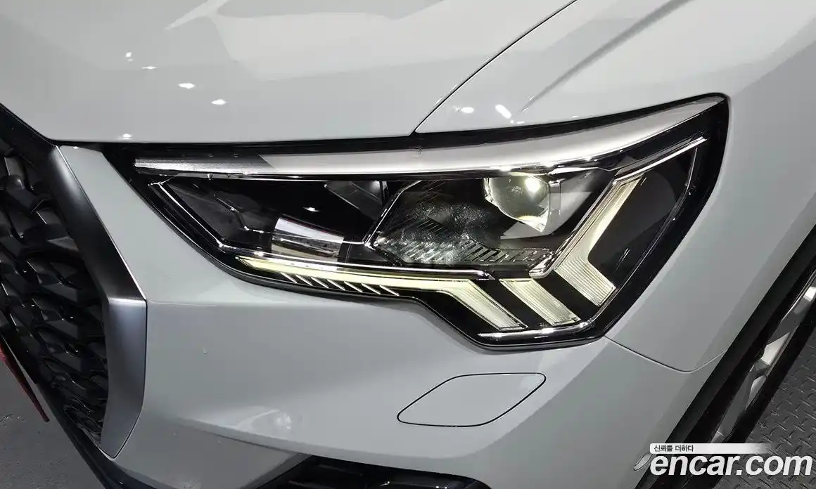Audi Q3 2023 2.0 гидро, фото 8