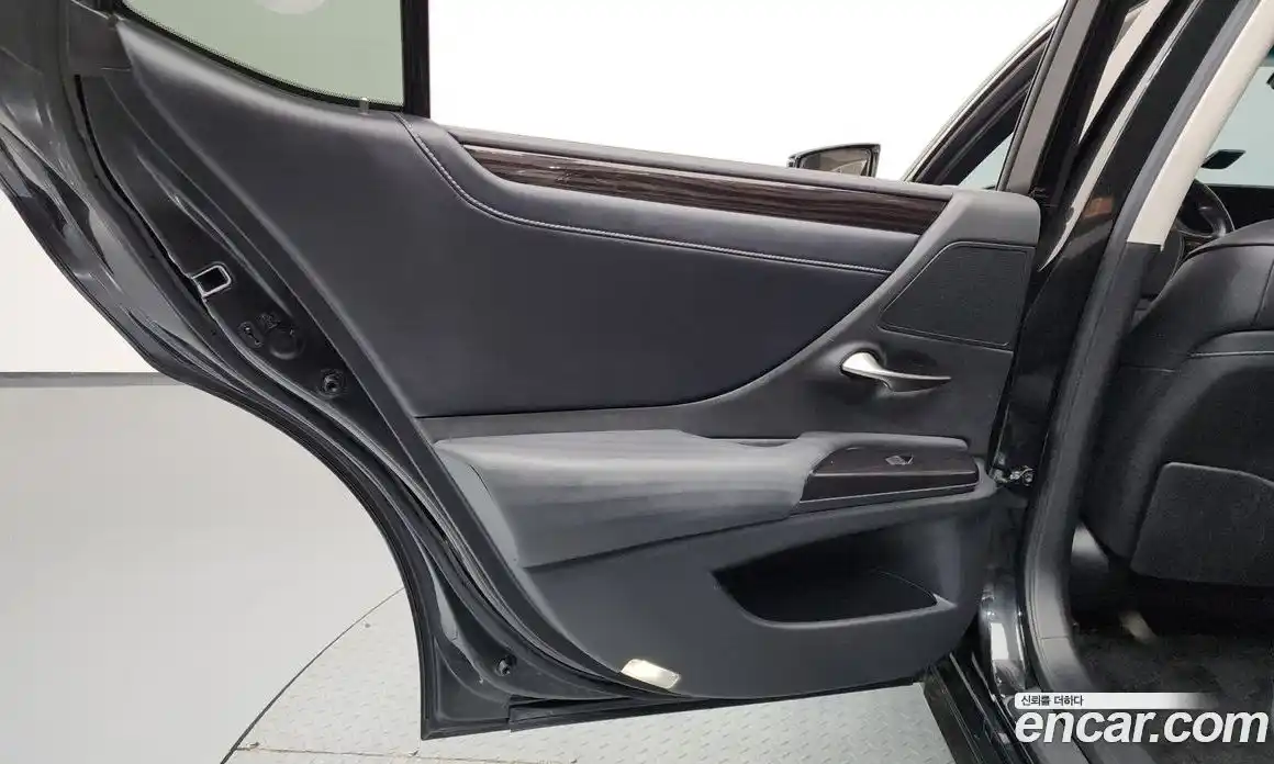 Lexus ES 2021 2.5 гидро, фото 15