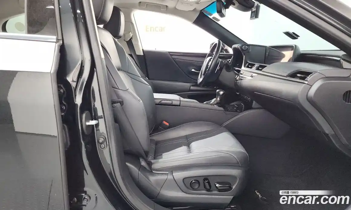 Lexus ES 2021 2.5 гидро, фото 16