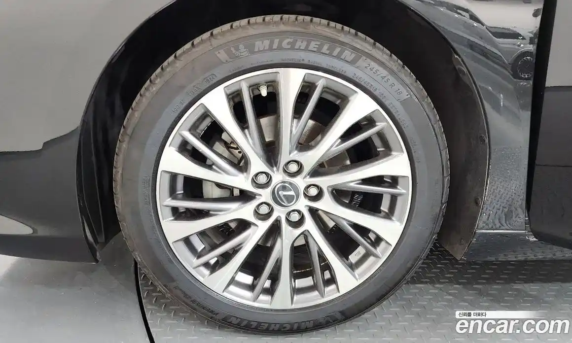 Lexus ES 2021 2.5 гидро, фото 5