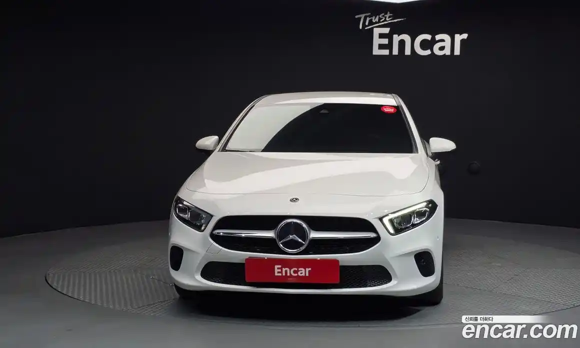 Mercedes-Benz A-Class 2022 2.0 гидро, фото 3