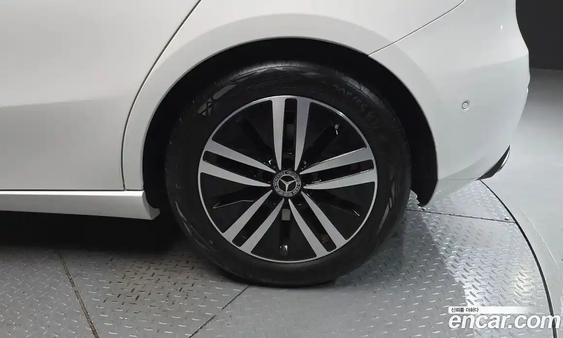 Mercedes-Benz A-Class 2022 2.0 гидро, фото 7