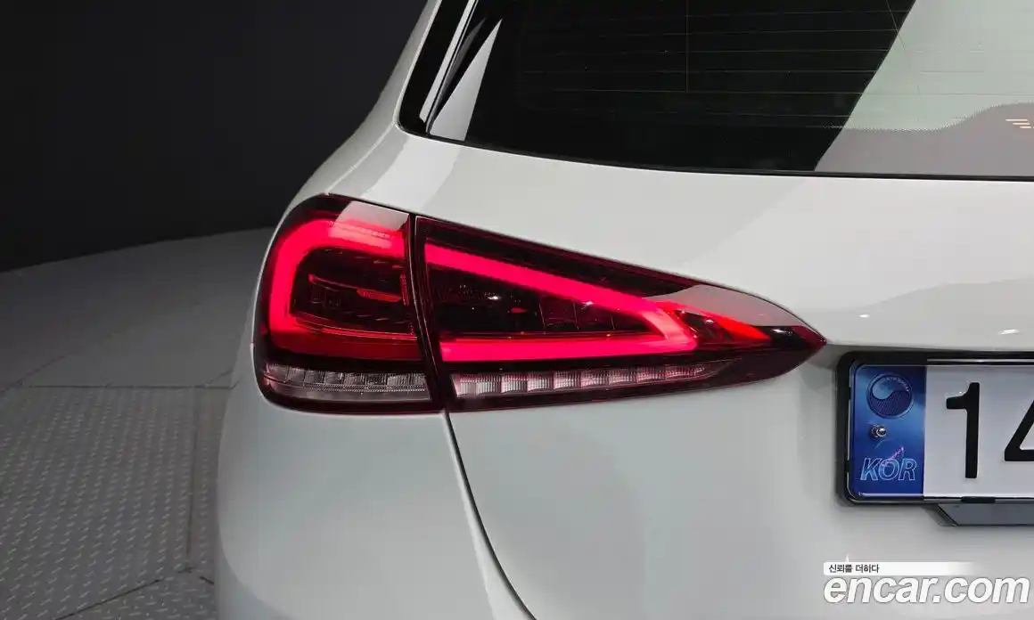 Mercedes-Benz A-Class 2022 2.0 гидро, фото 9