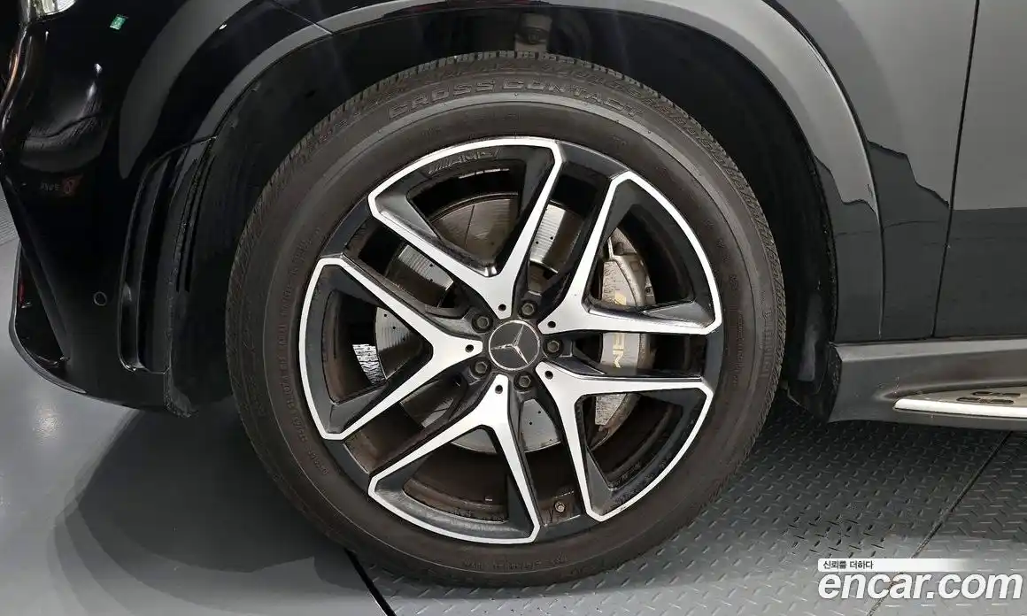 Mercedes-Benz GLE-Class 2023 3.0 гидро, фото 5