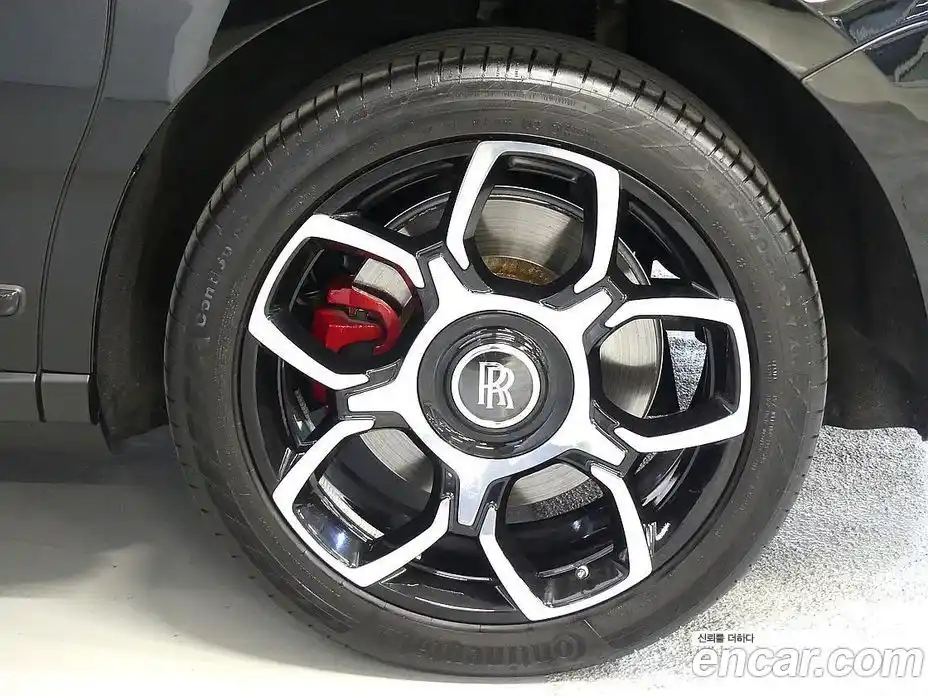 Rolls-Royce Cullinan 2024 6.7 гидро, фото 4