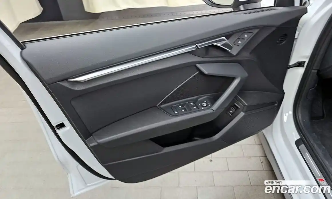 Audi A3 2023 2.0 автомат (гидро), фото 14
