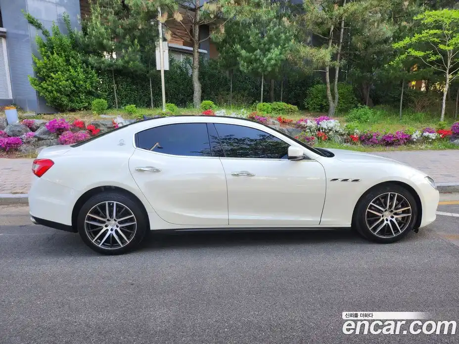 Maserati Ghibli 2015 3.0 гидро, фото 15