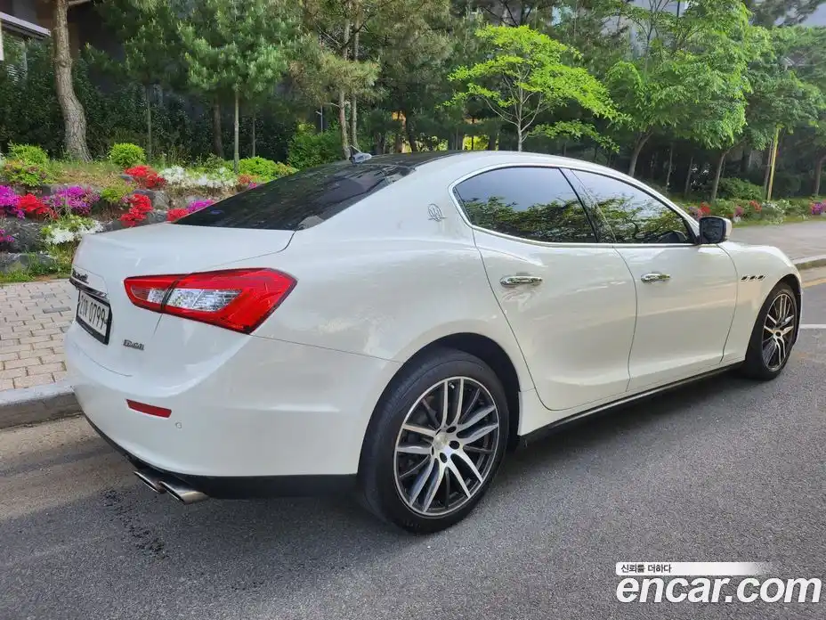 Maserati Ghibli 2015 3.0 гидро, фото 18