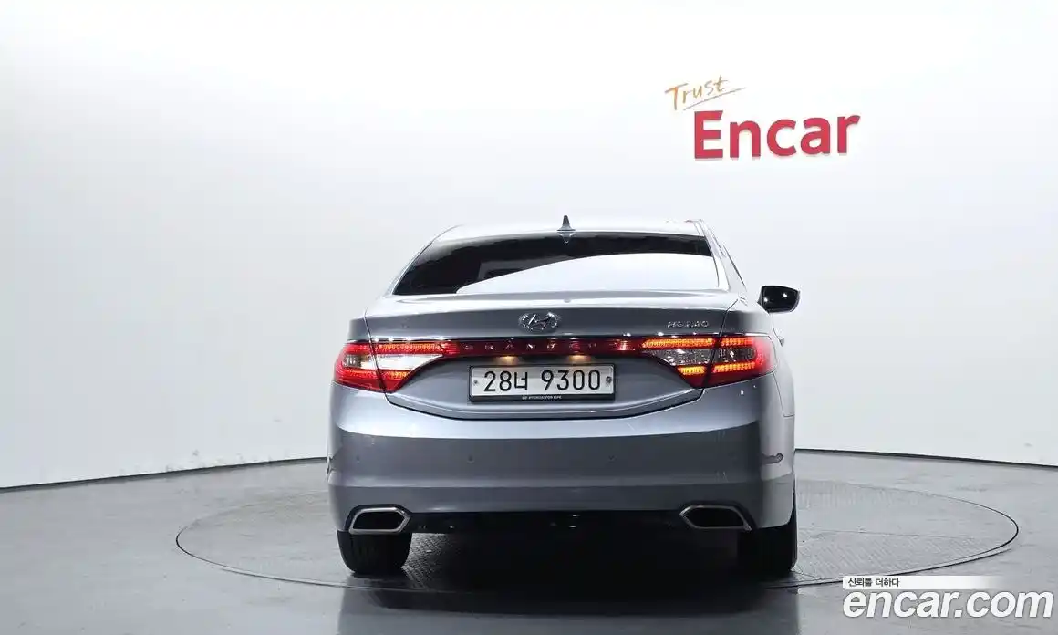 Hyundai Grandeur 2014 2.4 автомат (гидро), фото 4