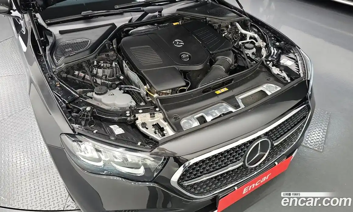 Mercedes-Benz E-Class 2025 2.0 гидро, фото 6