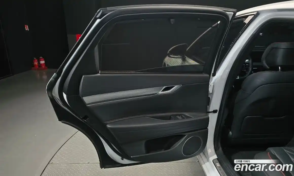 Genesis G80 2024 2.5 автомат (гидро), фото 15