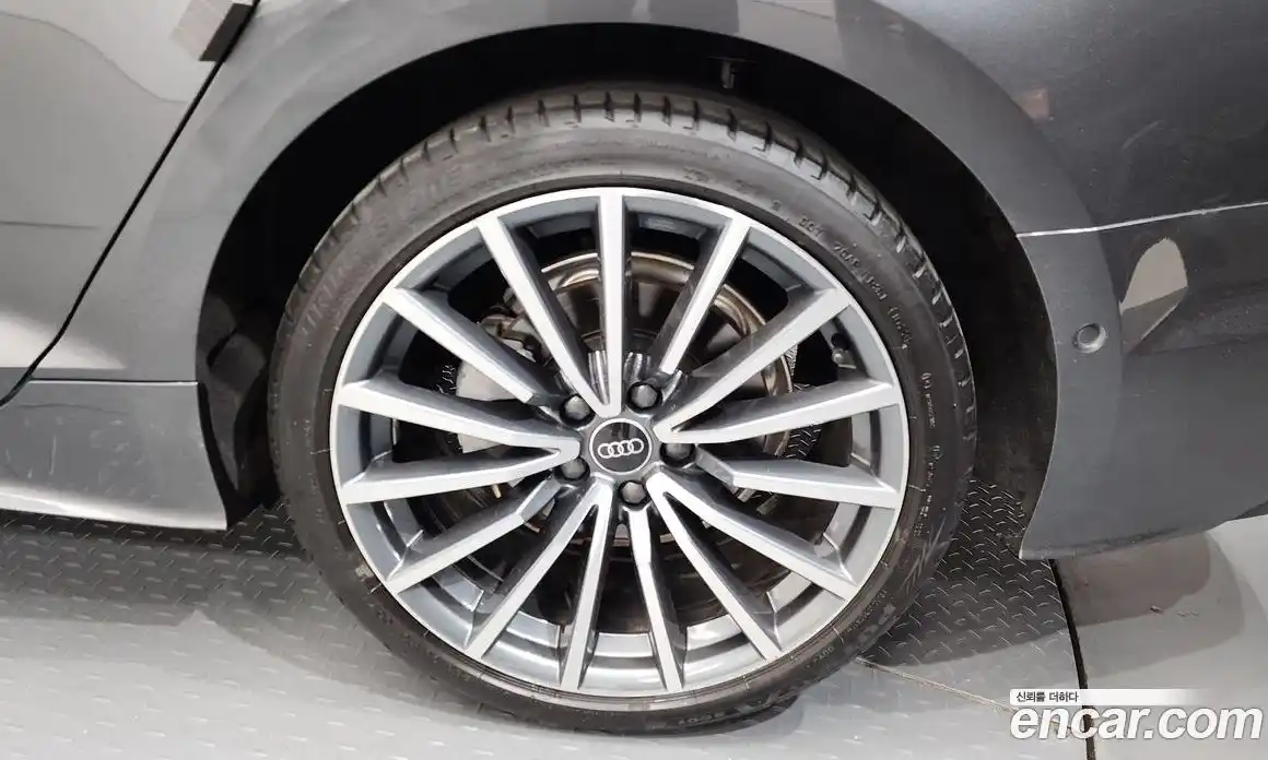 Audi A5 2023 2.0 автомат (гидро), фото 7