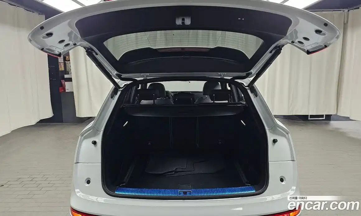 Audi SQ5 2020 3.0 автомат (гидро), фото 23