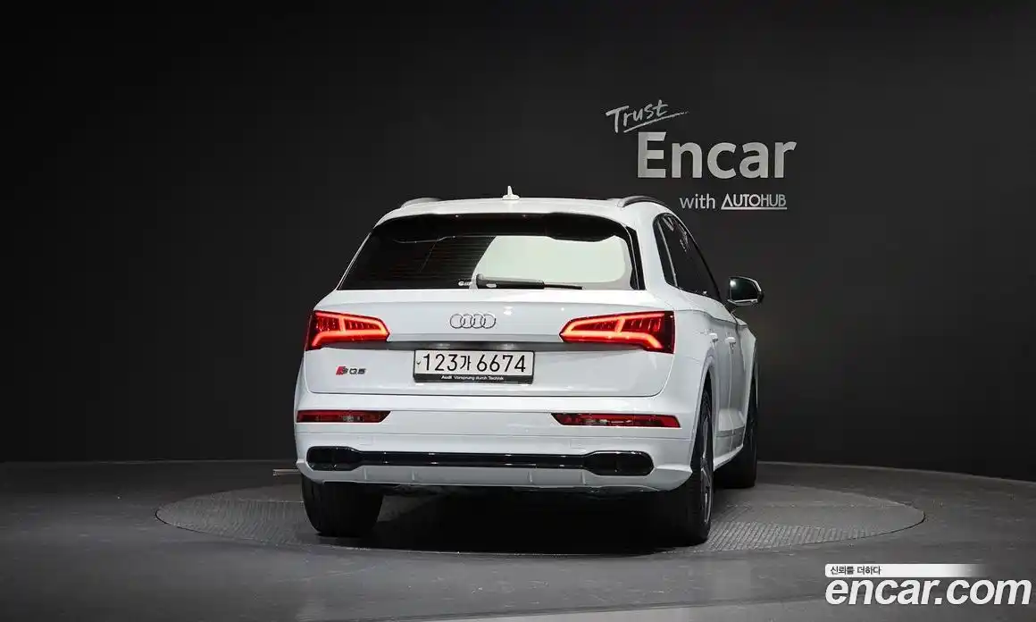 Audi SQ5 2020 3.0 автомат (гидро), фото 4