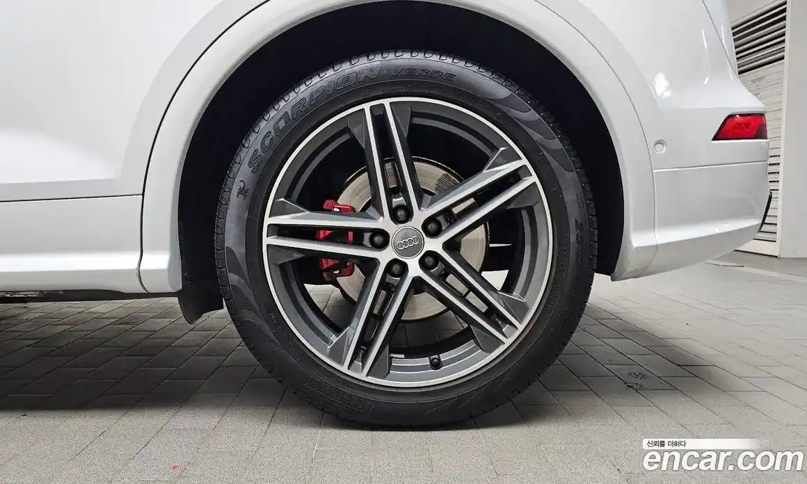 Audi SQ5 2020 3.0 автомат (гидро), фото 7