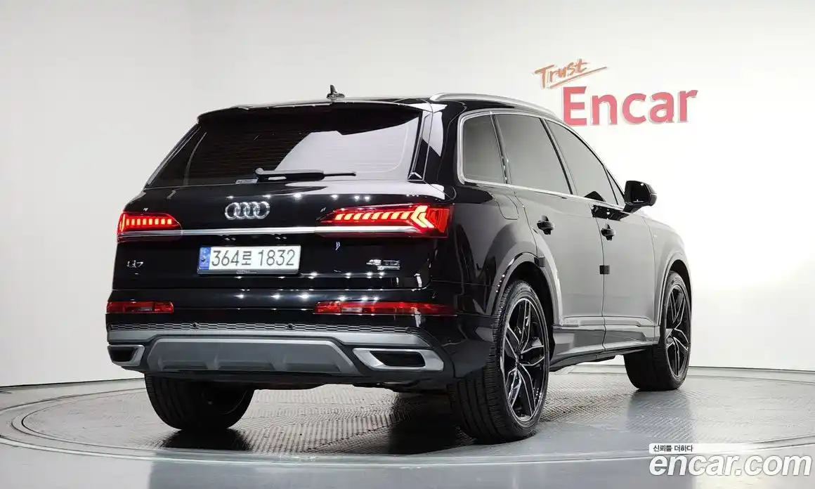 Audi Q7 2023 3.0 гидро, фото 1