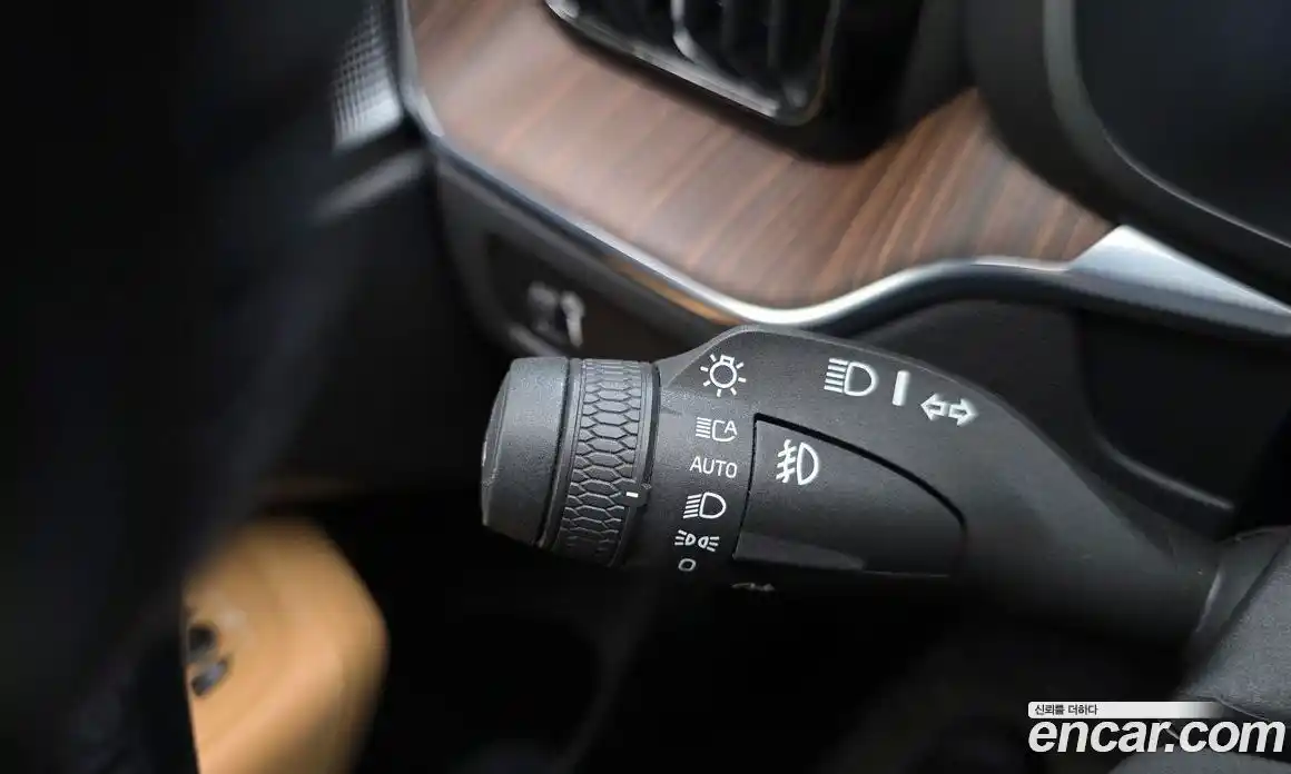 Volvo XC60 2021 2.0 автомат (гидро), фото 25