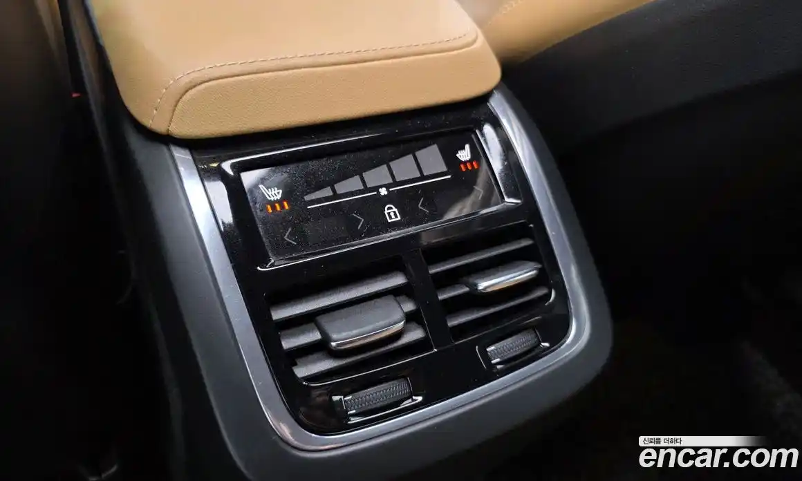 Volvo XC60 2021 2.0 автомат (гидро), фото 29